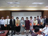 院級教學優良教師得獎人與校長合