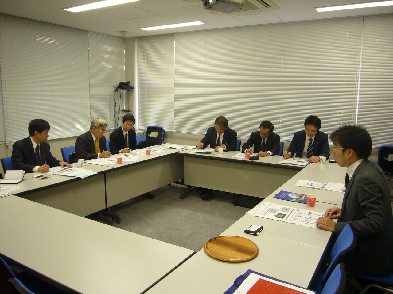 東京大學技轉中心經理福重博士等人與參訪團座談交流