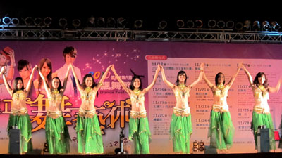中國醫大學生表演的肚皮舞、踢踏舞驚艷全場
