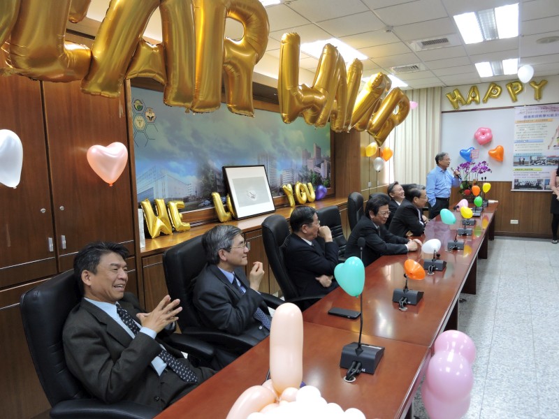 林昭庚董事與學校師長都表達對陳副校長的衷心祝福。