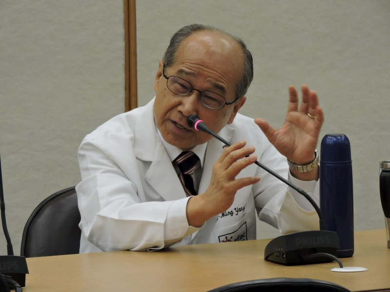 兒童醫院顧問楊義明教授推崇陳偉德講座教授是位傑出的醫學教育家。
