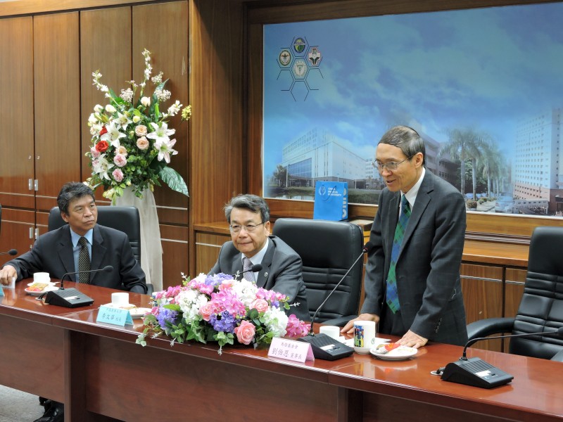 馬偕基金會董事長劉伯恩洽詢中國醫大支援合作中醫醫療服務事宜。