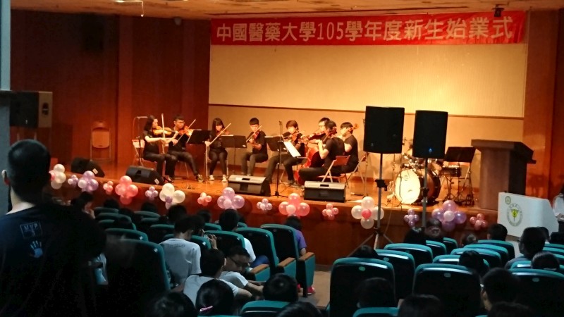 管弦樂和國樂社演奏。