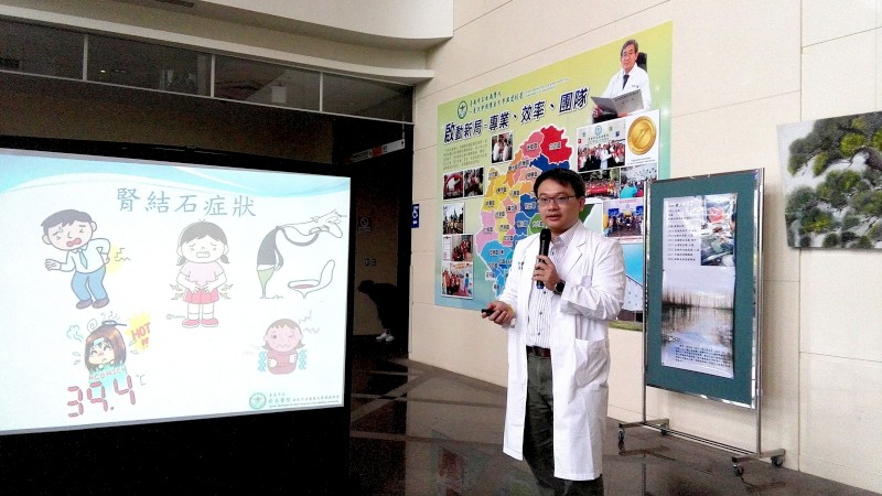 安南醫院泌尿科主任陳億聲醫師。