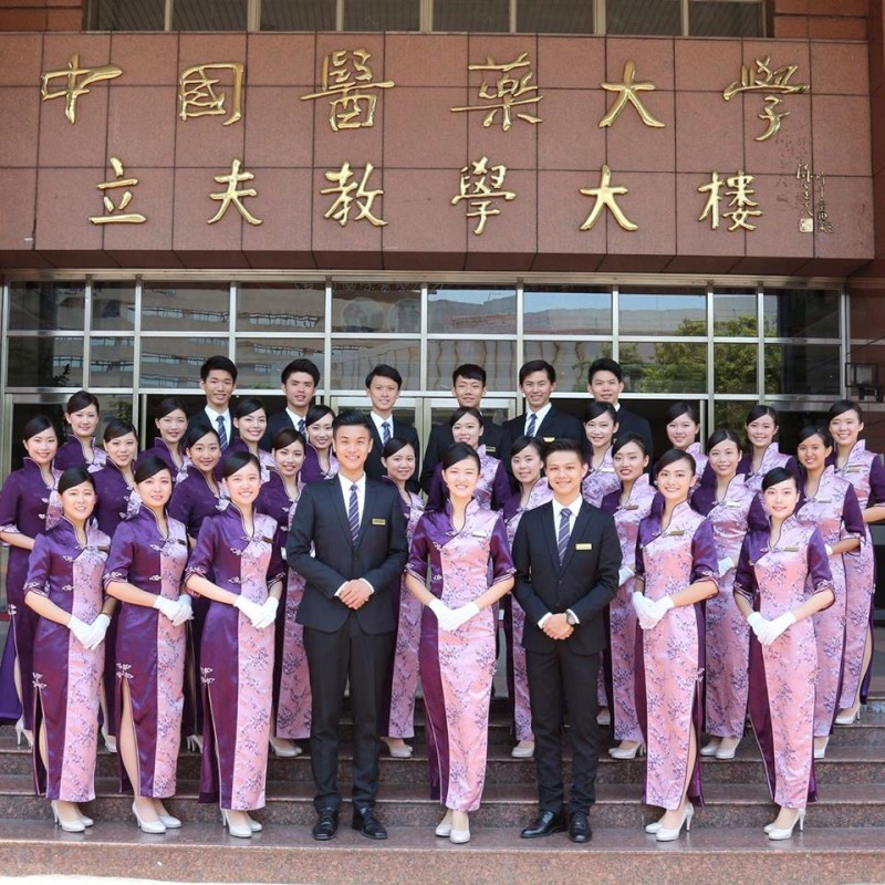 中國醫藥大學紫薔薇親善大使再度獲選為今年國慶大典接待禮賓學校之一。