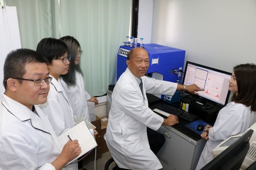 
	中國醫大蔡嘉哲教授研究發現「類風濕性關節炎」診斷新穎的血清檢測法。

