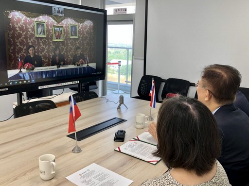 
	中國醫藥大學與泰國皇太后大學以視訊會議交流。
