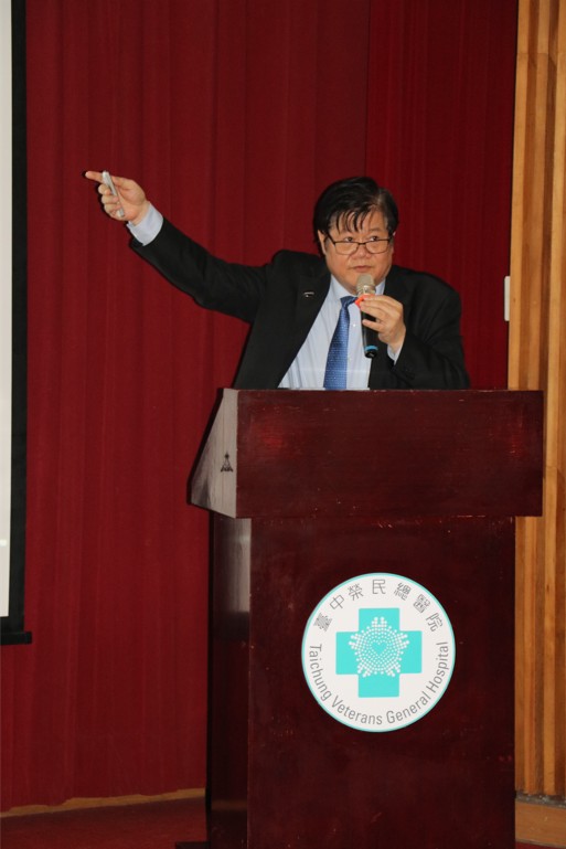 
	洪明奇校長獲邀台中榮民總醫院發表專題演講迴響熱烈。
