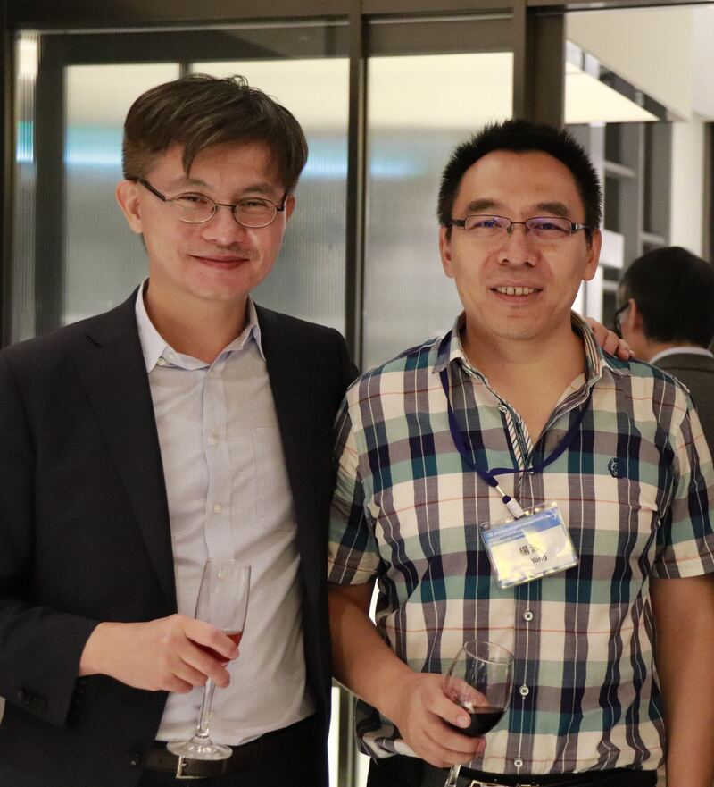 
	蘇冠賓教授（左）與楊波教授合影
